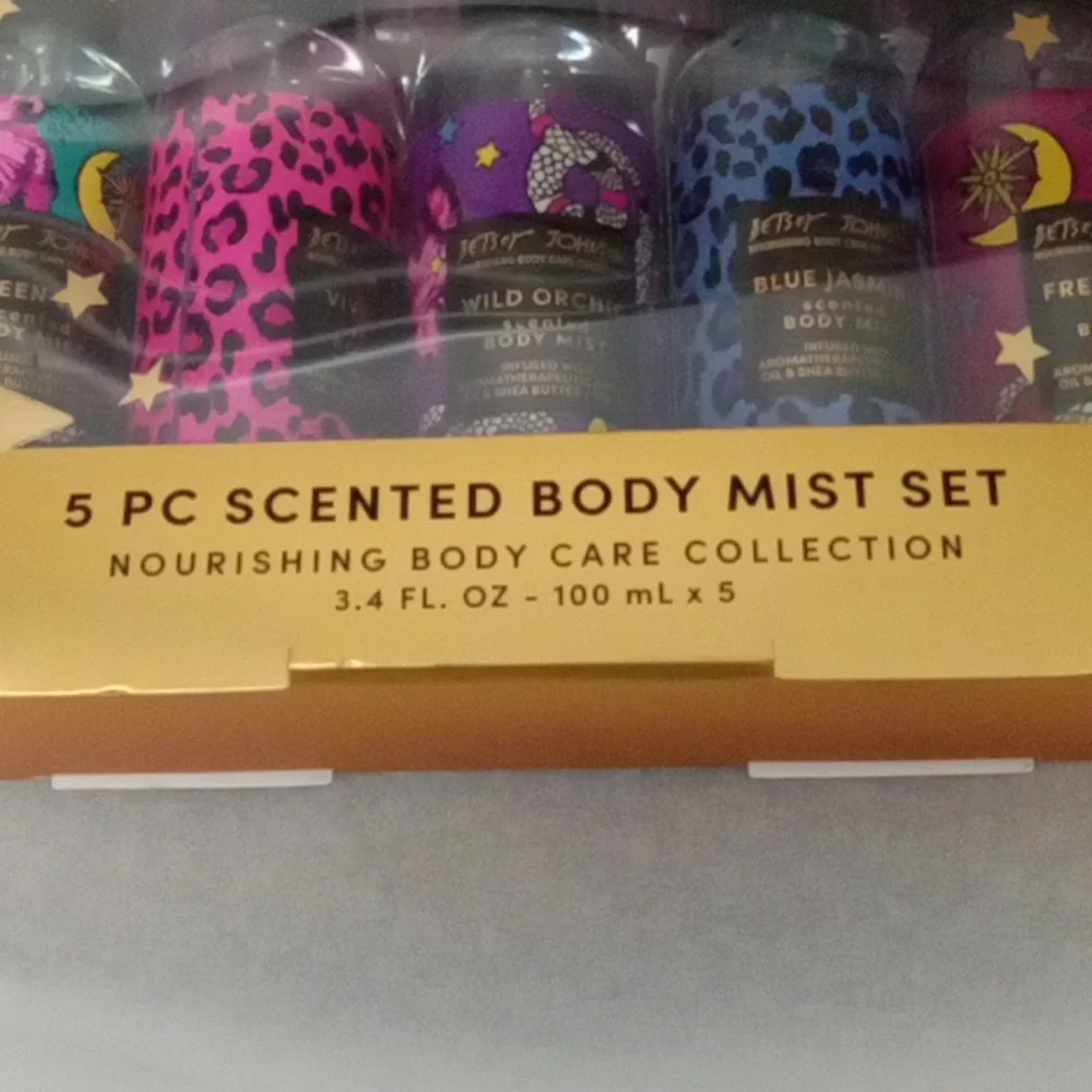 Betsey Johnson Body Mist Set - Picture 2 of 2